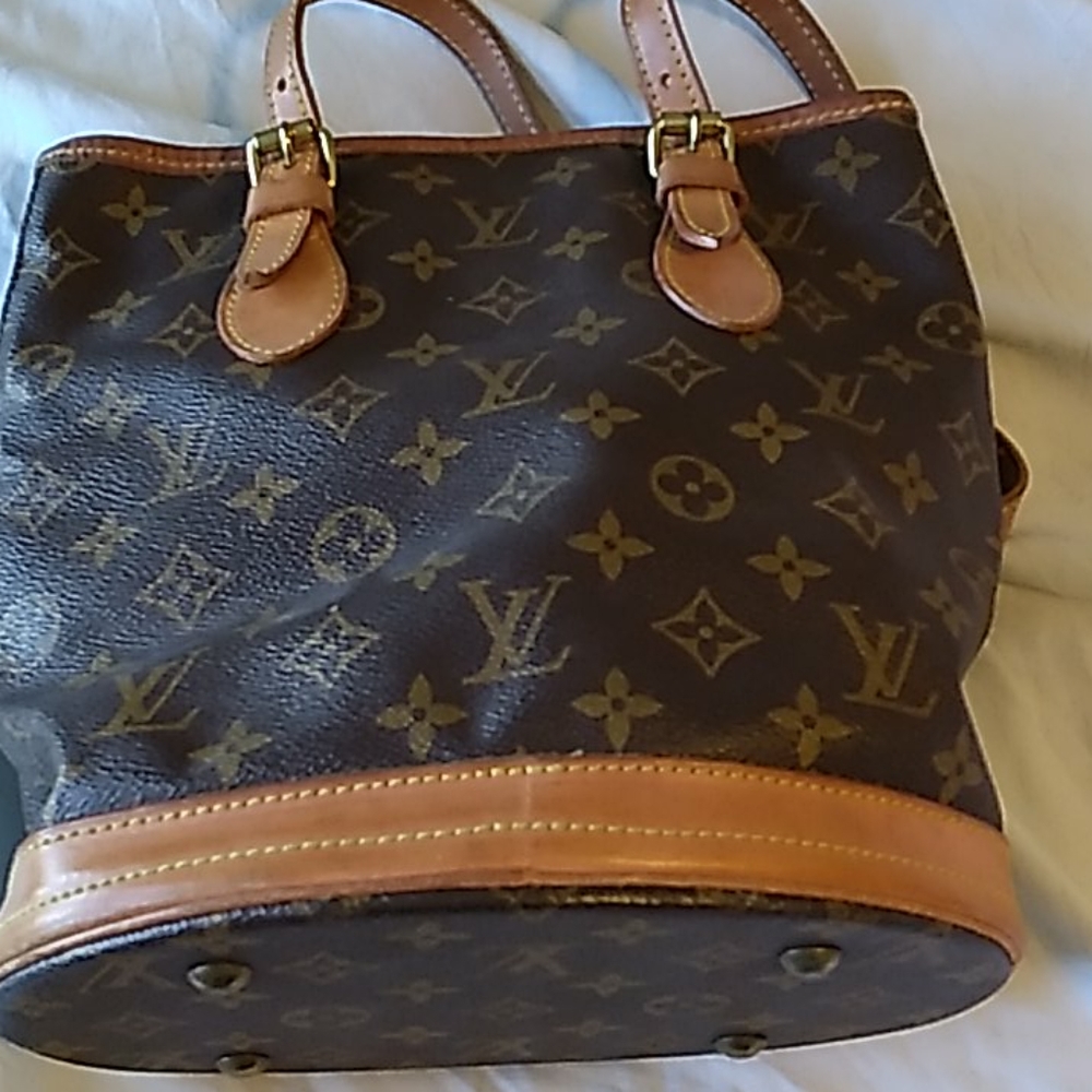 Louis vuttion purse